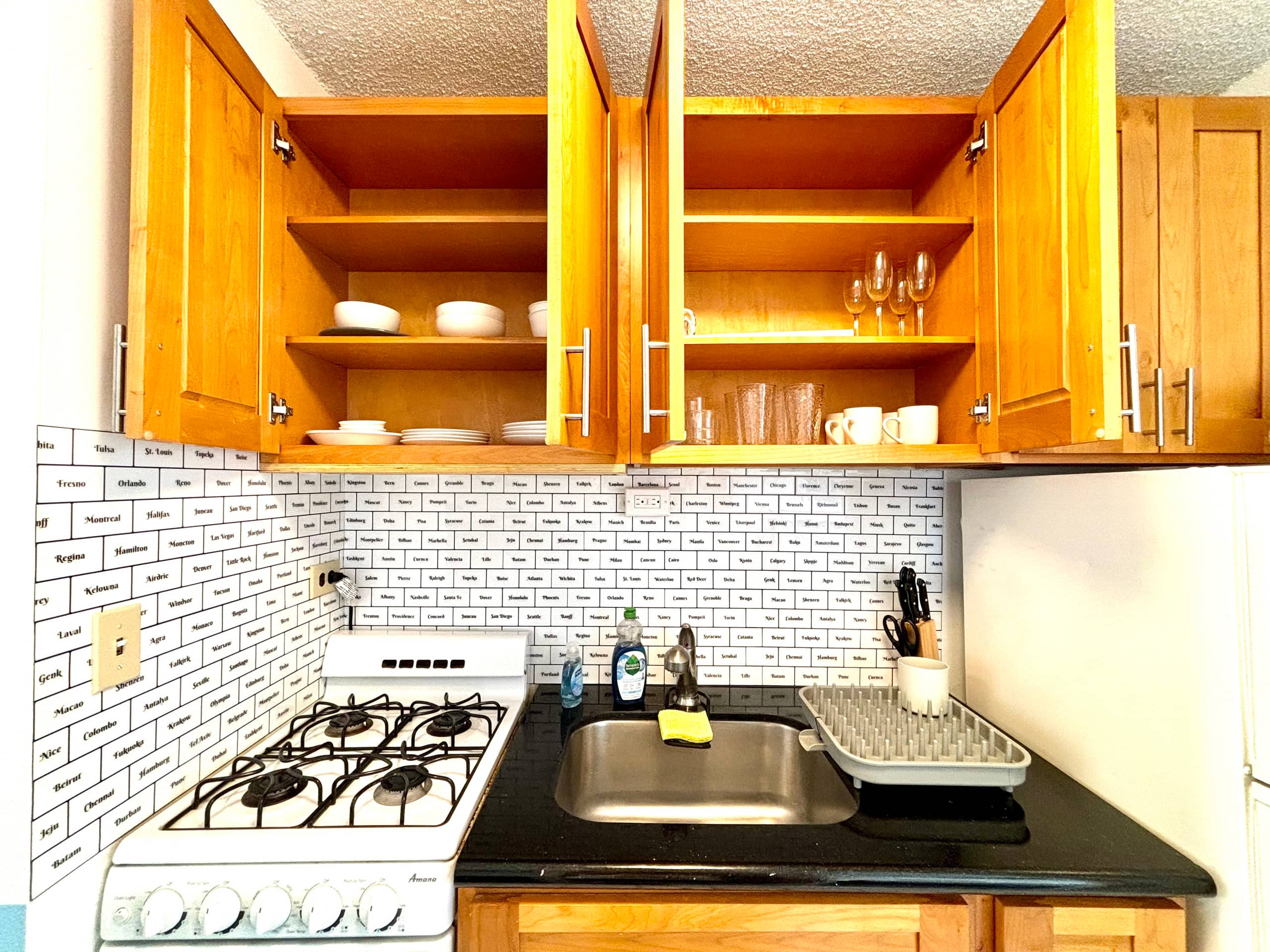 Condo in Honolulu · ★4.52 · 1 bedroom · 1 shared bath - Image 8