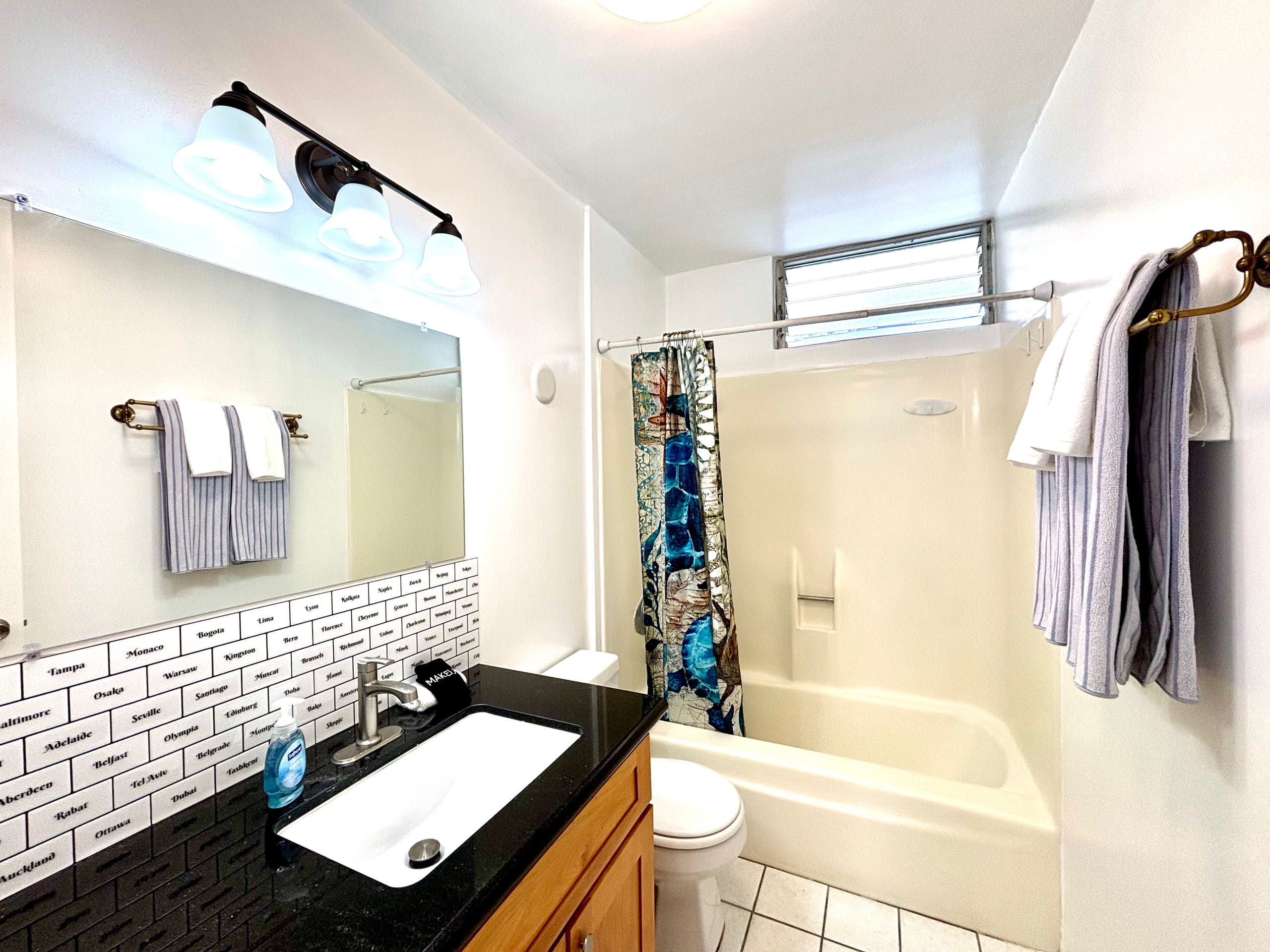 Condo in Honolulu · ★4.52 · 1 bedroom · 1 shared bath - Image 18