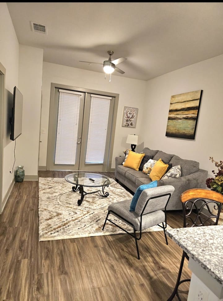 Luxurious And Cozy 1 Bed Apt - Plano, TX