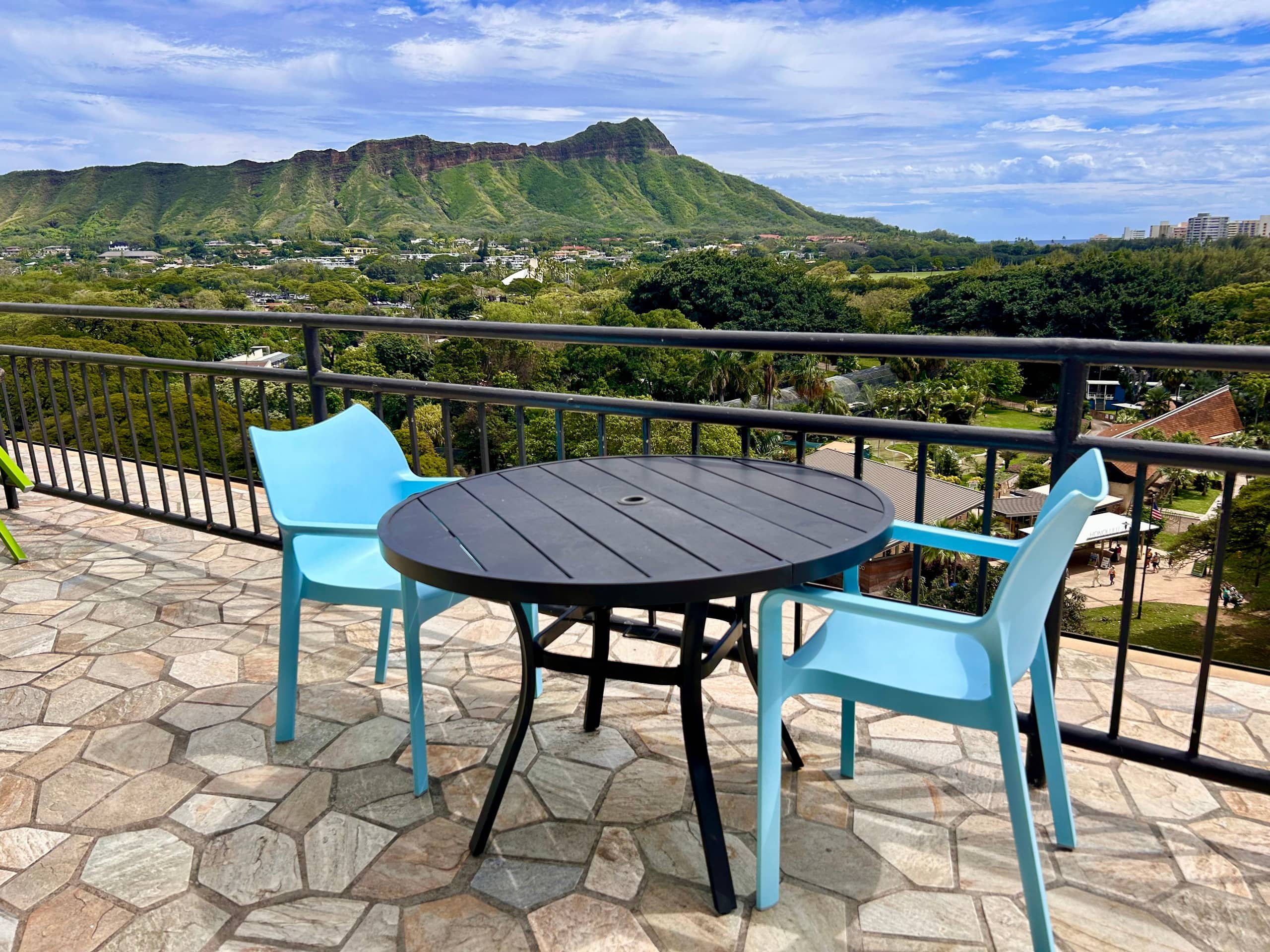 Condo in Honolulu · ★4.85 · Studio · 1 bed · 1 bath - Image 11