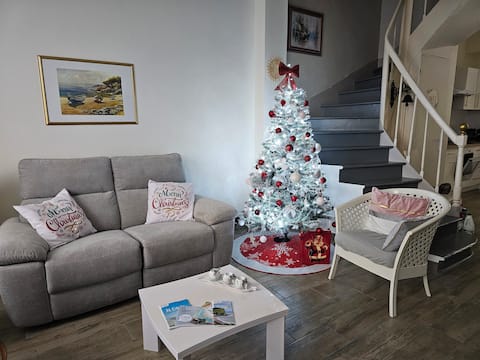 Successful Airbnb property: Nice family home, facing the marina marina in Le Tréport