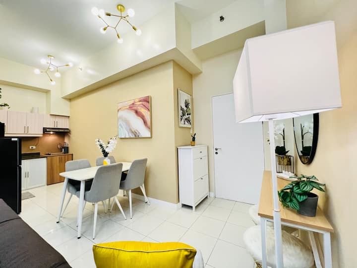 Penthouse 2br Suite|karaoke|@tomas Morato Qc - Quezon City