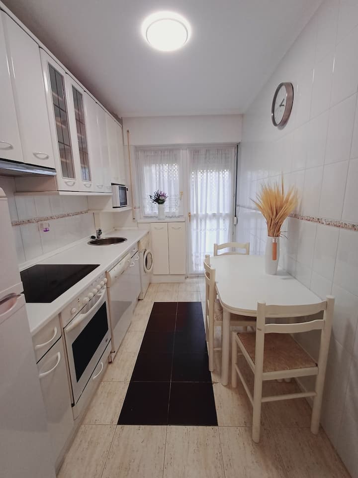 Piso Con Jardín En Comillas. - San Vicente de la Barquera