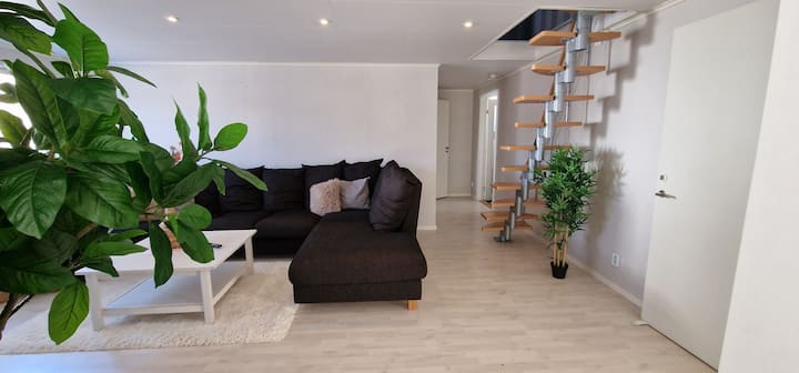 Stort Hus Uteplats Vedeldat Spa! - Umeå