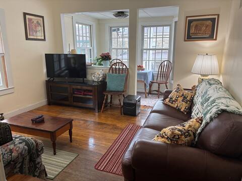 Downtown Cooperstown,NY 3BR Apartment Full Kitchen