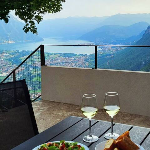 La casa di Cesare Apt1 (3-room apartment)lake view gallery image 3