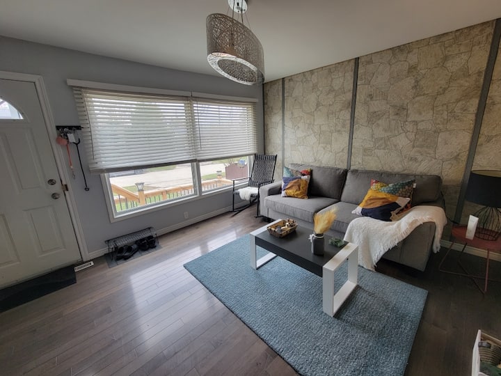 Beautiful 2 Bedroom Home In St Vital - Winnipeg