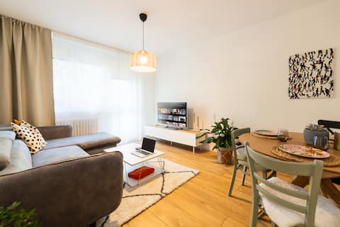 Cozy and modern apartment in the heart of Ostrava right next to the park