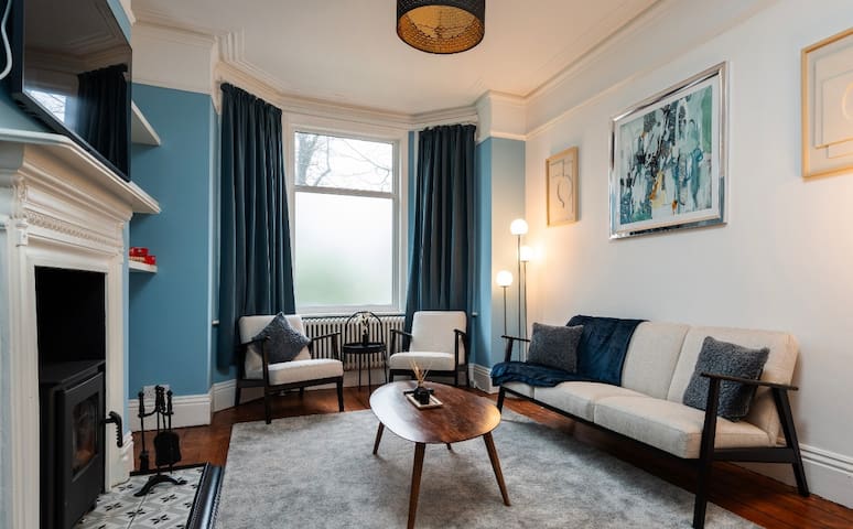 Manchester | Park View | Games Room | Sleeps 10 gallery image 4