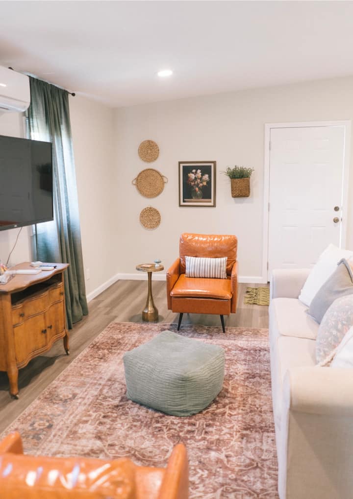 Cottage In Knoxville - Knoxville, TN