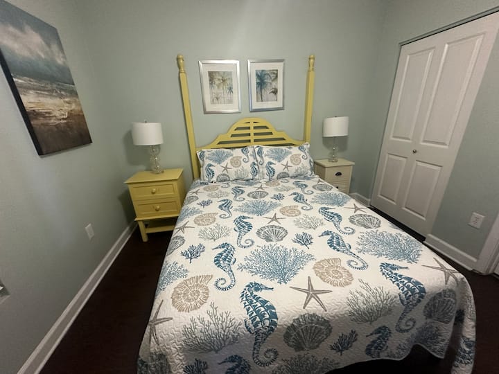 მე-3 საძინებელი 152 × 203 სმ საწოლით 