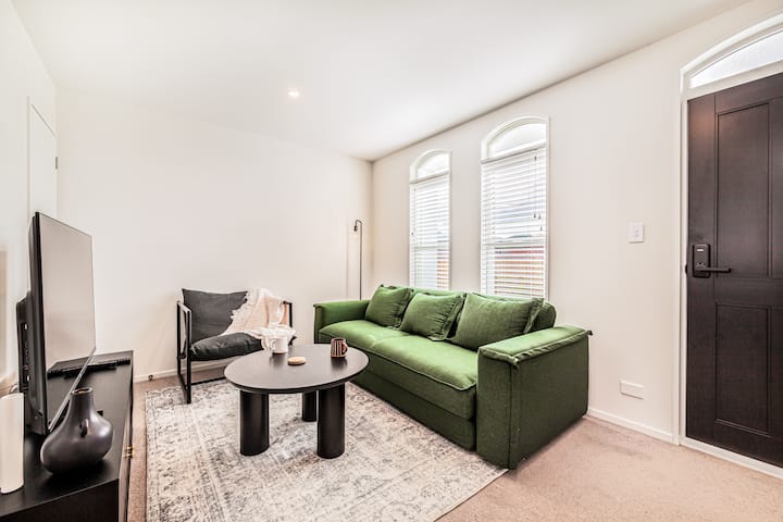 Retro Retreat In Christchurch - New Zealand