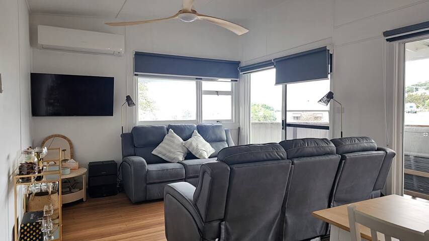 Little Tern Beach House Luxury Accommodation gallery image 4