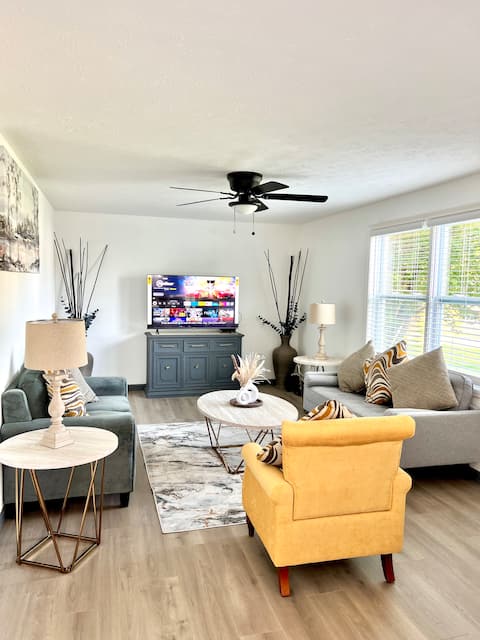 Beautiful & Spacious 3BR/3BA | Quiet Neighborhood