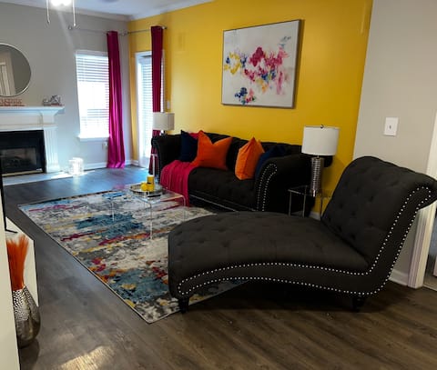 Top performing Airbnb: Pretty Lounge Buckhead in Lindbergh/Morosgo
