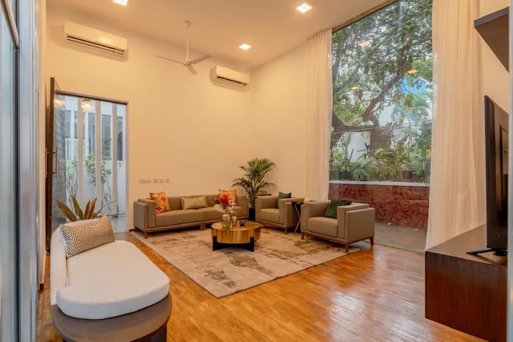 Living room image 2