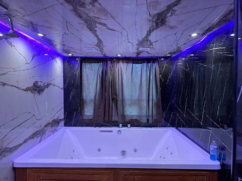 Cabin with jacuzzi and forest view #14