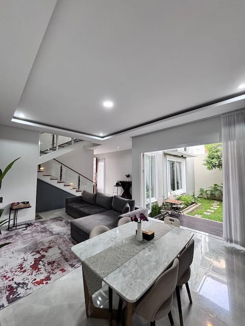 Ev_guesthouse • cozy • Spacious & Playroom for kid