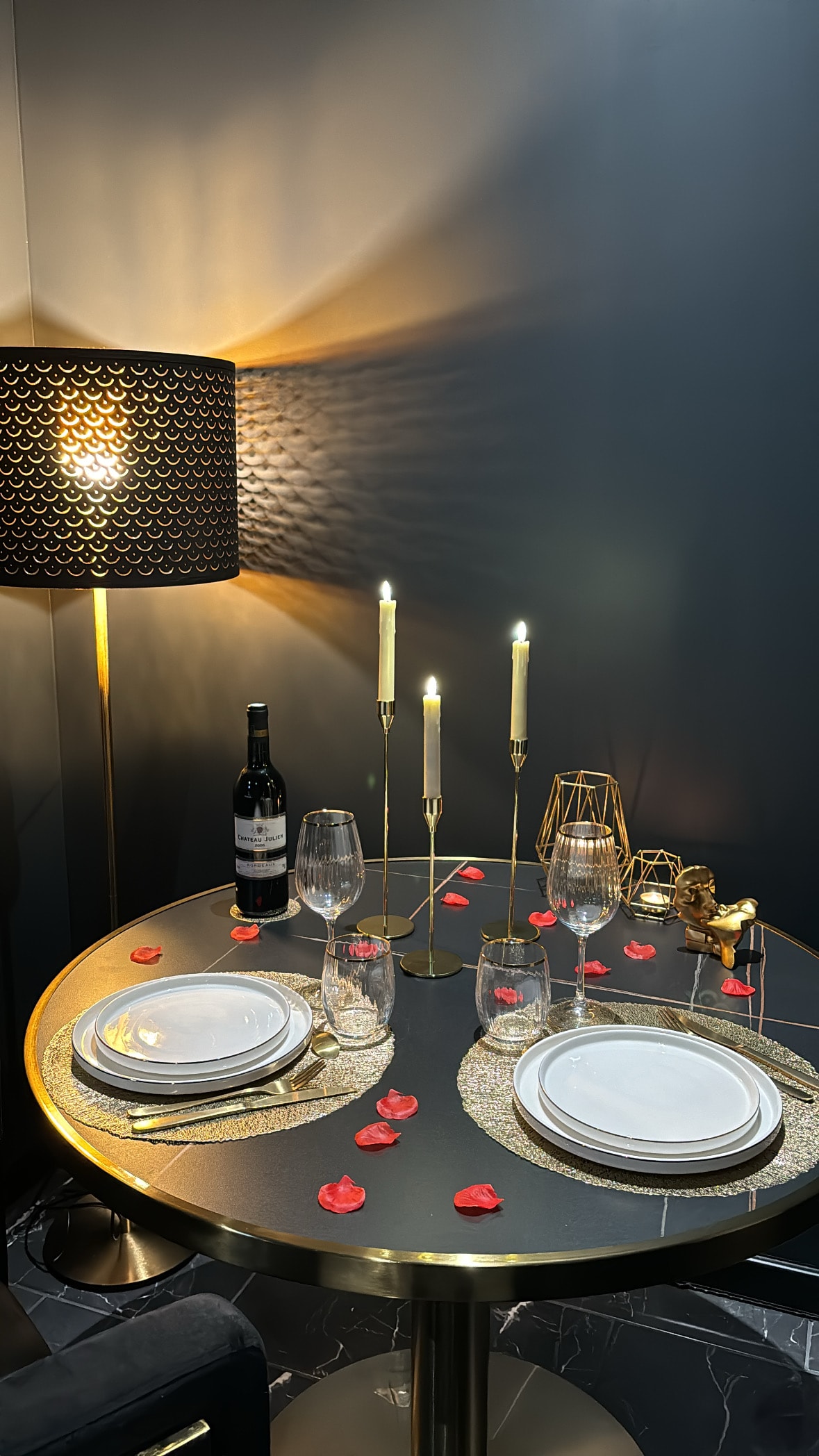 Successful Airbnb property: Love Room Chic – The Cherbourg Getaway in Cherbourg En Cotentin