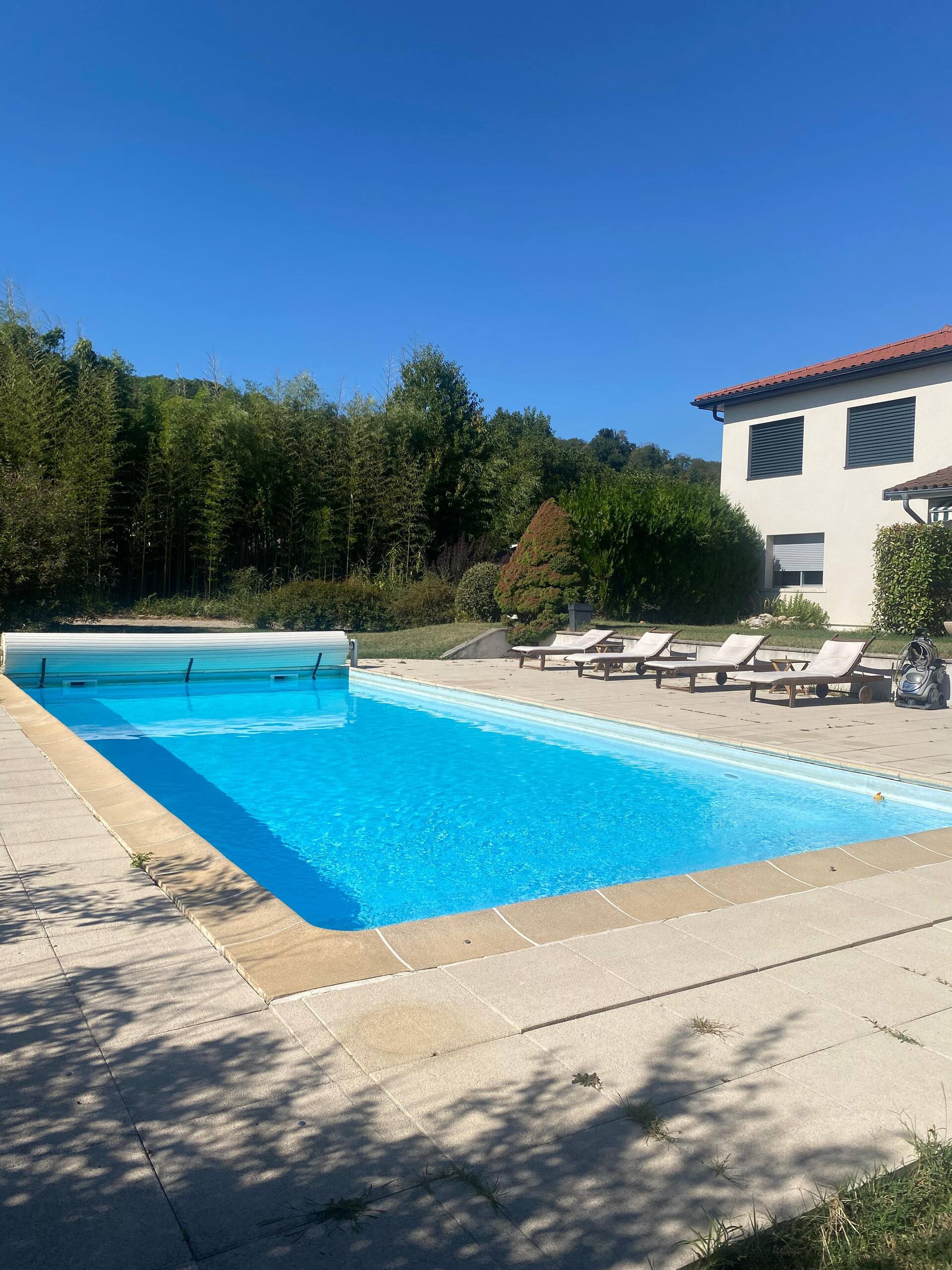 Charming quiet maisonette, close to Lyon.