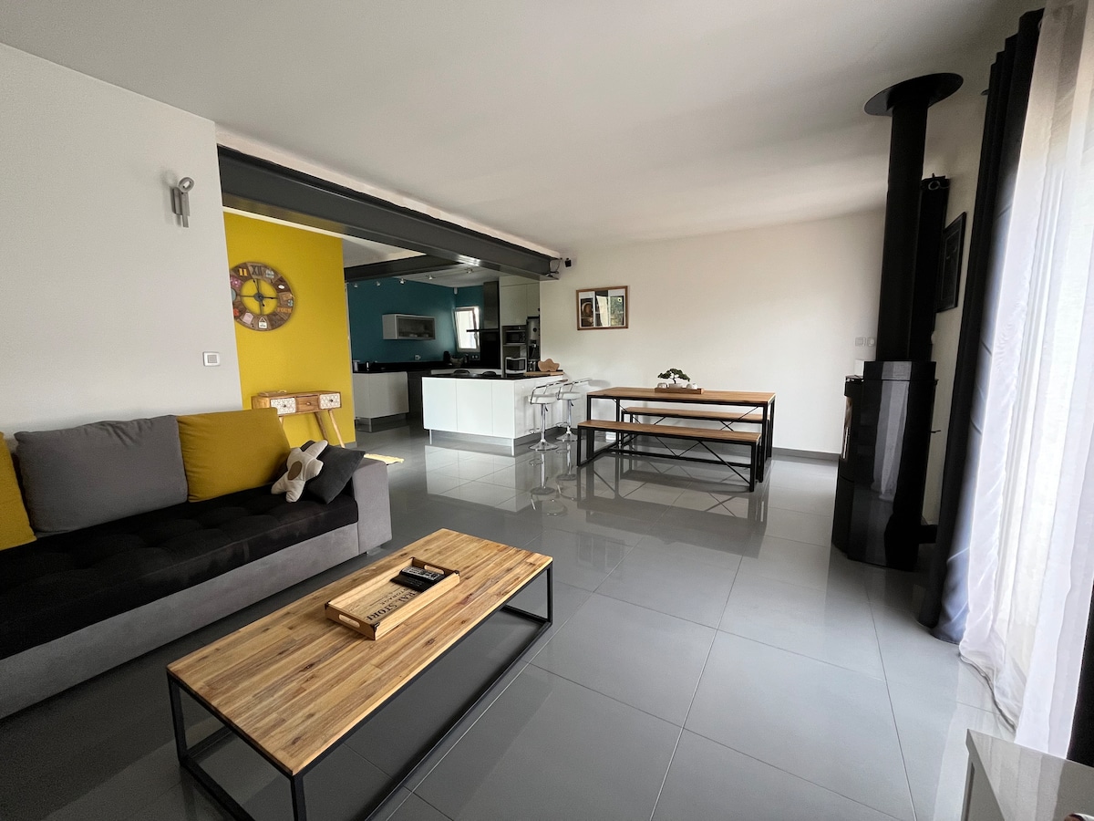 Propriété Airbnb réussie: 3 bedroom house + pool/30 min to beach/quiet/walking distance to town à Saint Paul Lès Dax