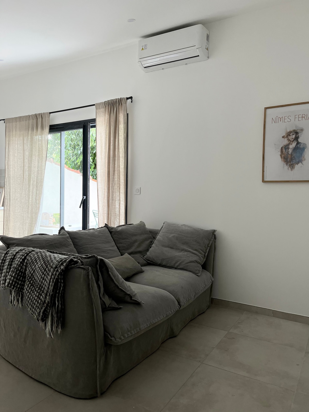 Annonce Airbnb populaire: Small house in a quiet part of town. à Nîmes