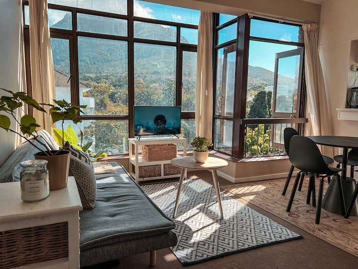 Sunny Studio With Mountain View + Private Parking - Le cap
