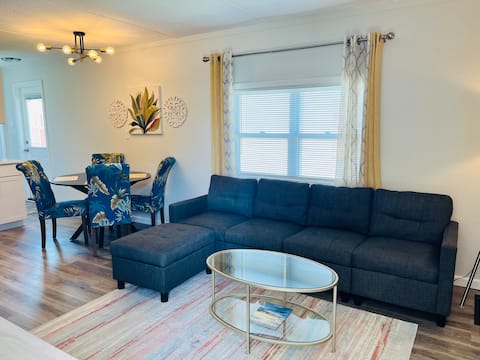 Popular Airbnb listing: Sweet Beach House! in Garden City