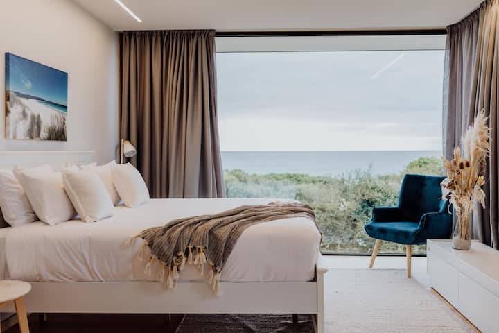 Beachfront Sanctuary W/ Sauna & Heated Pool - Binalong Bay