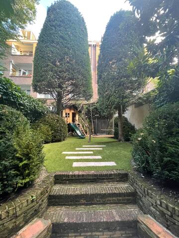 Canal House on the Prinsengracht (Grachtengordel) gallery image 4