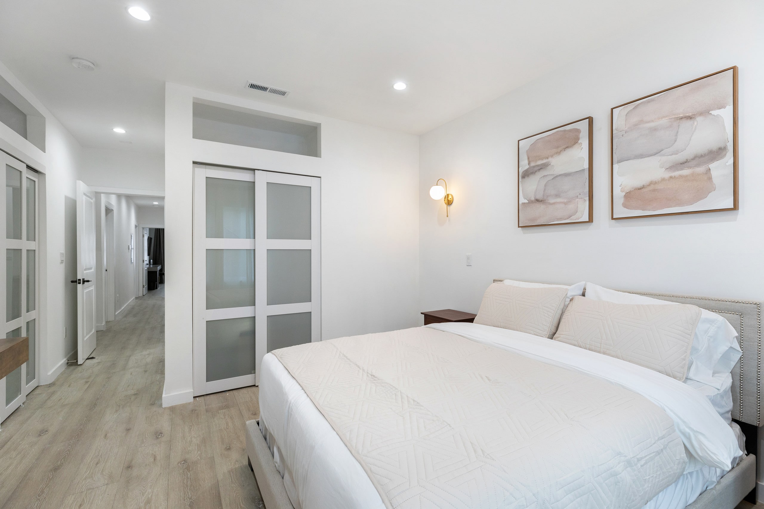 Home in San Francisco · ★4.97 · 4 bedrooms · 4 beds · 4 baths - Image 11