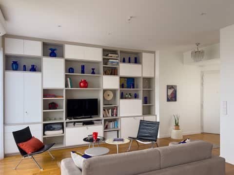 Top Airbnb: Eiffel Tower View Penthouse A.C. – Central Paris à Paris 6e Arrondissement