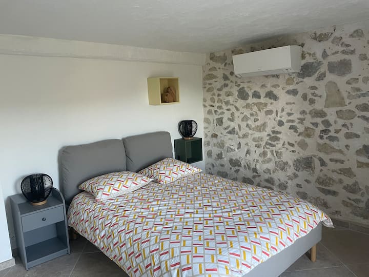 საძინებელი 1