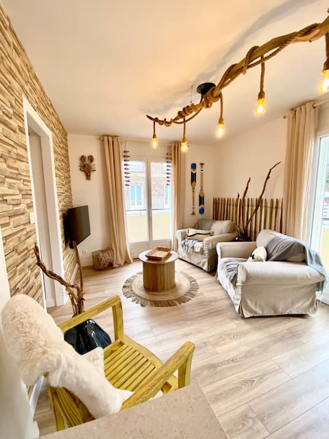 Top Airbnb: The Floating Oak in Ault