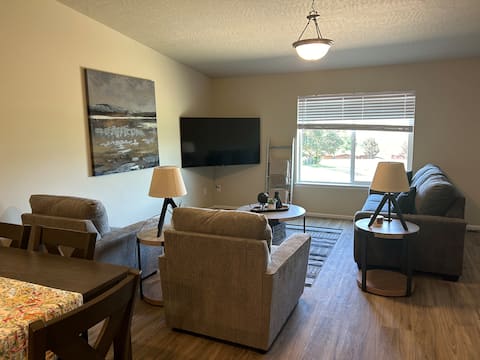 Classy & Cozy Townhouse