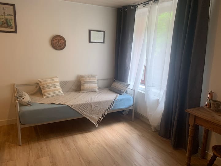 غرفة النوم 2