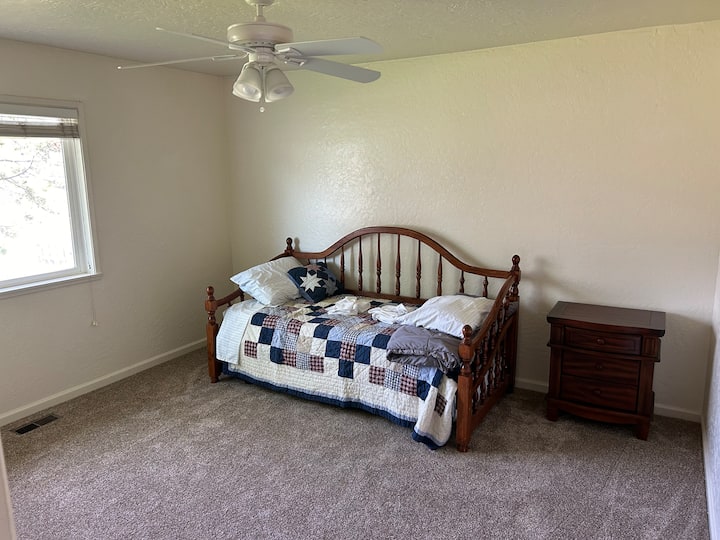 საძინებელი 4