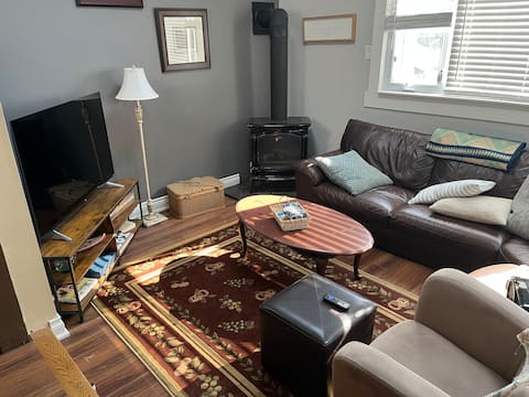 Popular Airbnb listing: Serendipity - a little slice of Kawartha’s heaven! in Kawartha Lakes
