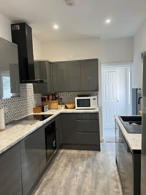 Large 4BR House–Contractor & Fam Friendly LongStay