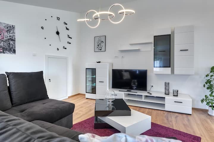 Süße 2sz Wohnung In Super Lage - Istria