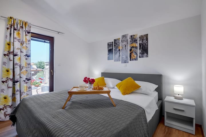 Süße 2sz Wohnung In Super Lage - Pula