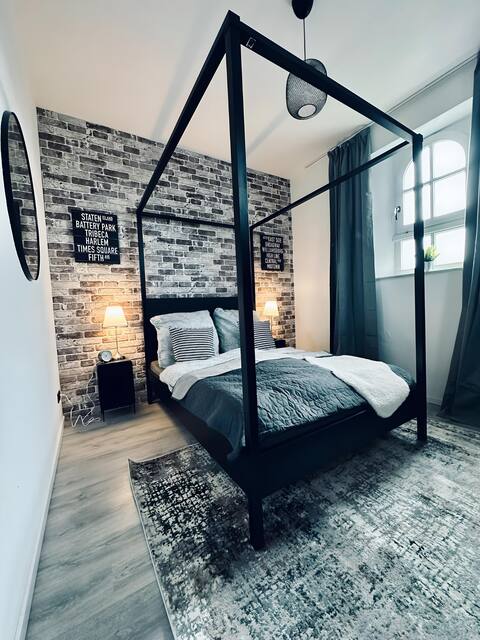 Living in the tower – brilliant castle view