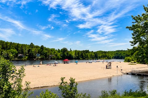 Le Chickadee: Beach, Kayaks, Game Room, Hot Tub