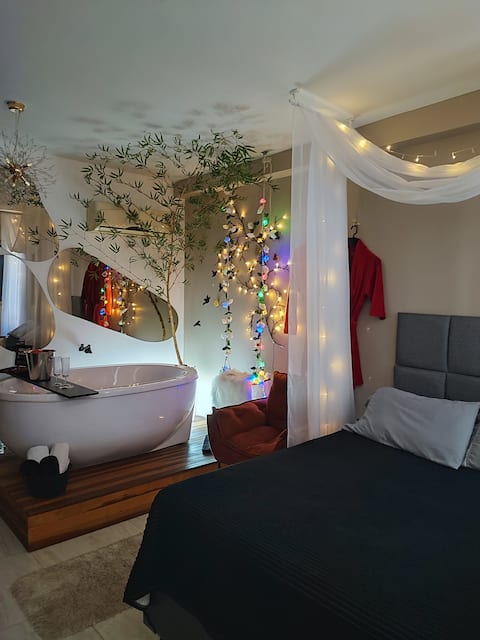 Beautiful Enchanted Studio with bathtub/6x interest-free