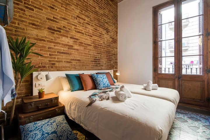 Happy Nice 12 Bedr Group Flat Pl Espanya 24 People - Castelldefels