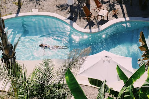 *New* Private property with 2 lux houses & pool