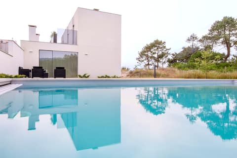 Luxury House On The Beach / Private SwimmingPool