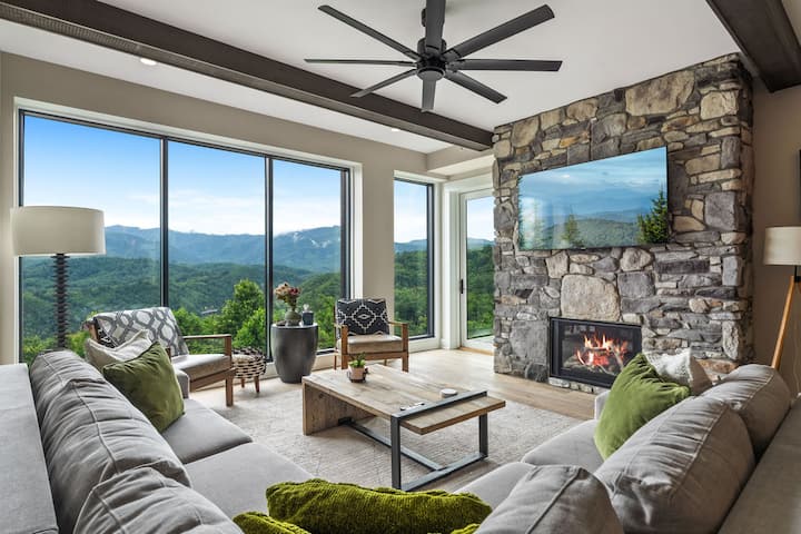 Stylish Modern 3 Br Condo + Views - Gatlinburg
