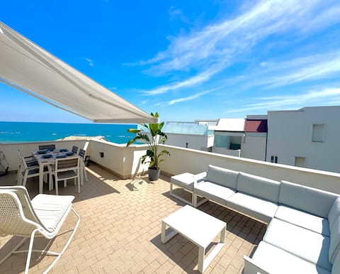 Terrace overlooking the sea, 
Trabocchi Coast