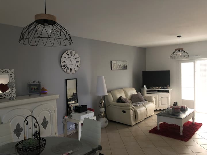Belle Maison Paisible De 90m2 Et Son Grand Jardin - Touraine